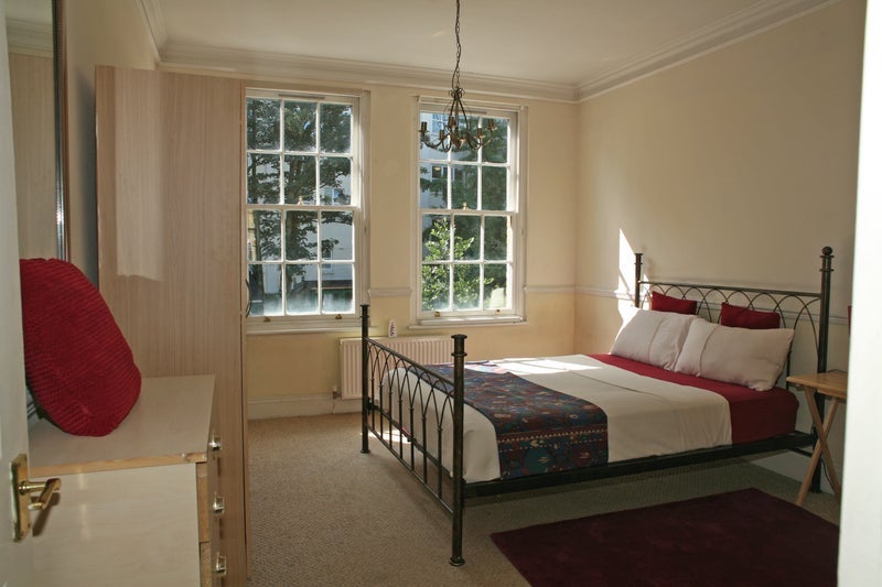 Room Kennington Road in Greater London