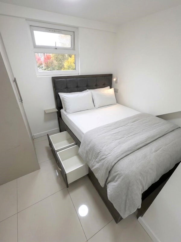 Flat Haydock Close in Trafford