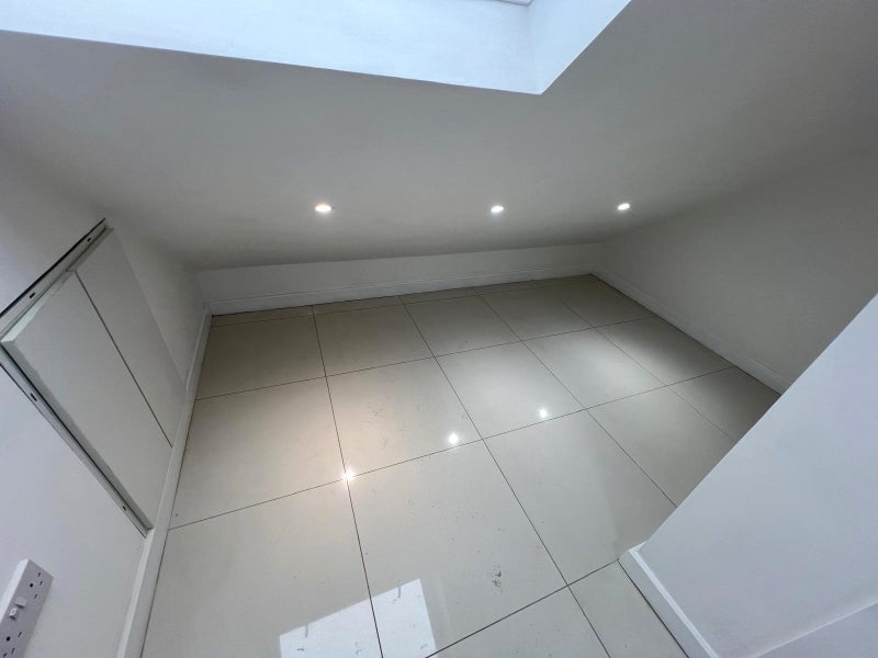 Flat Haydock Close in Trafford