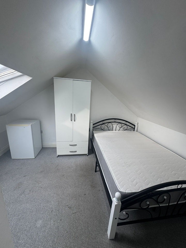 Room Kenley Gardens in Greater London