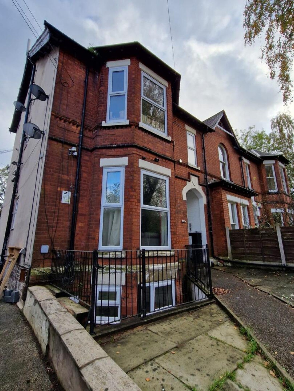 House Belgrave Crescent in Manchester