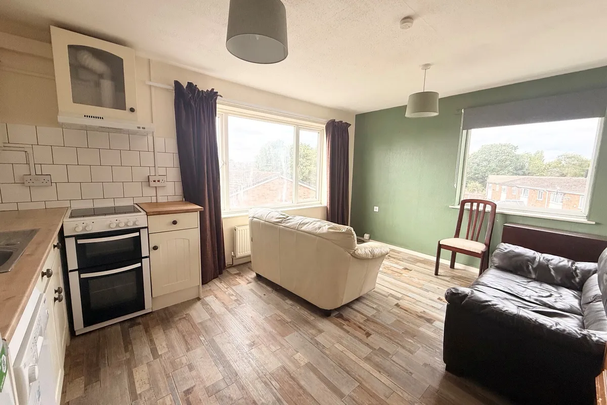 Flat Rockingham Road in Charnwood