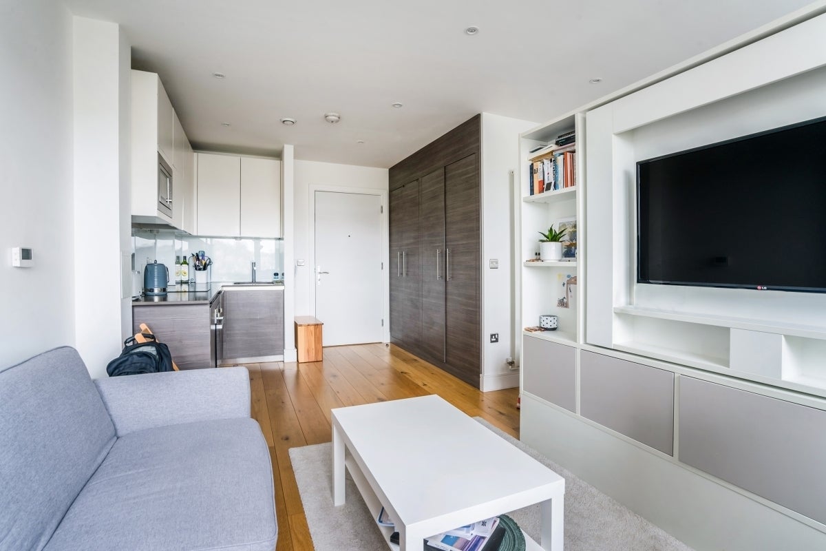 Flat Molesworth Street in Greater London