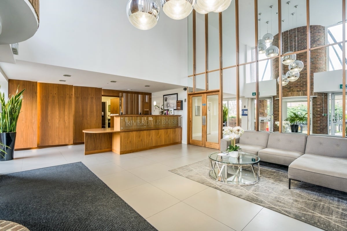 Flat Molesworth Street in Greater London