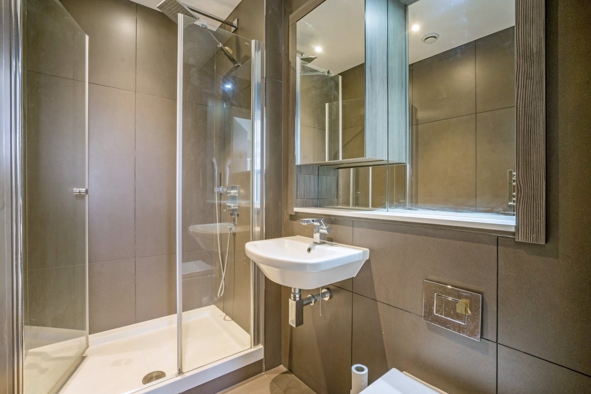Flat Molesworth Street in Greater London