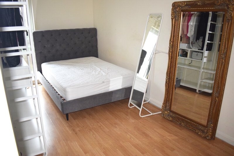 Flat Southcott Road in Greater London