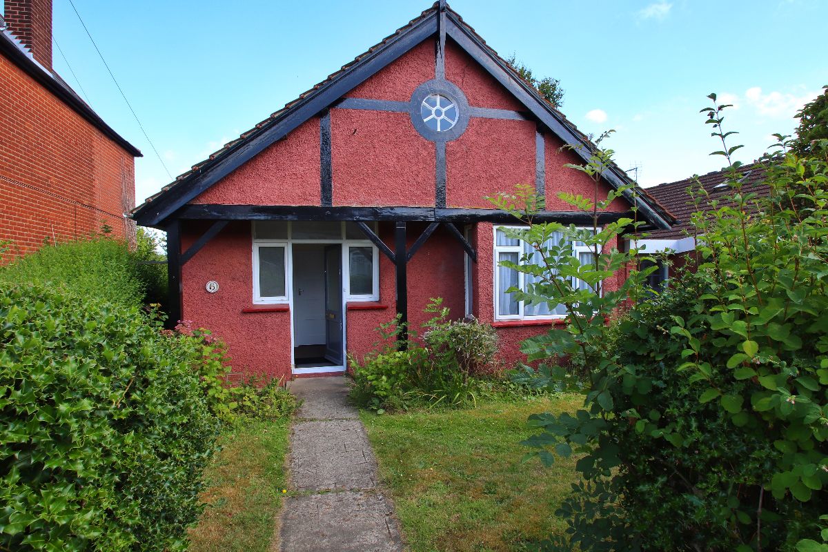 House Cherry Drive in Canterbury