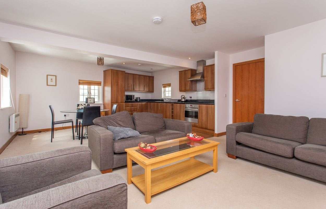 Flat Weir Court in Canterbury