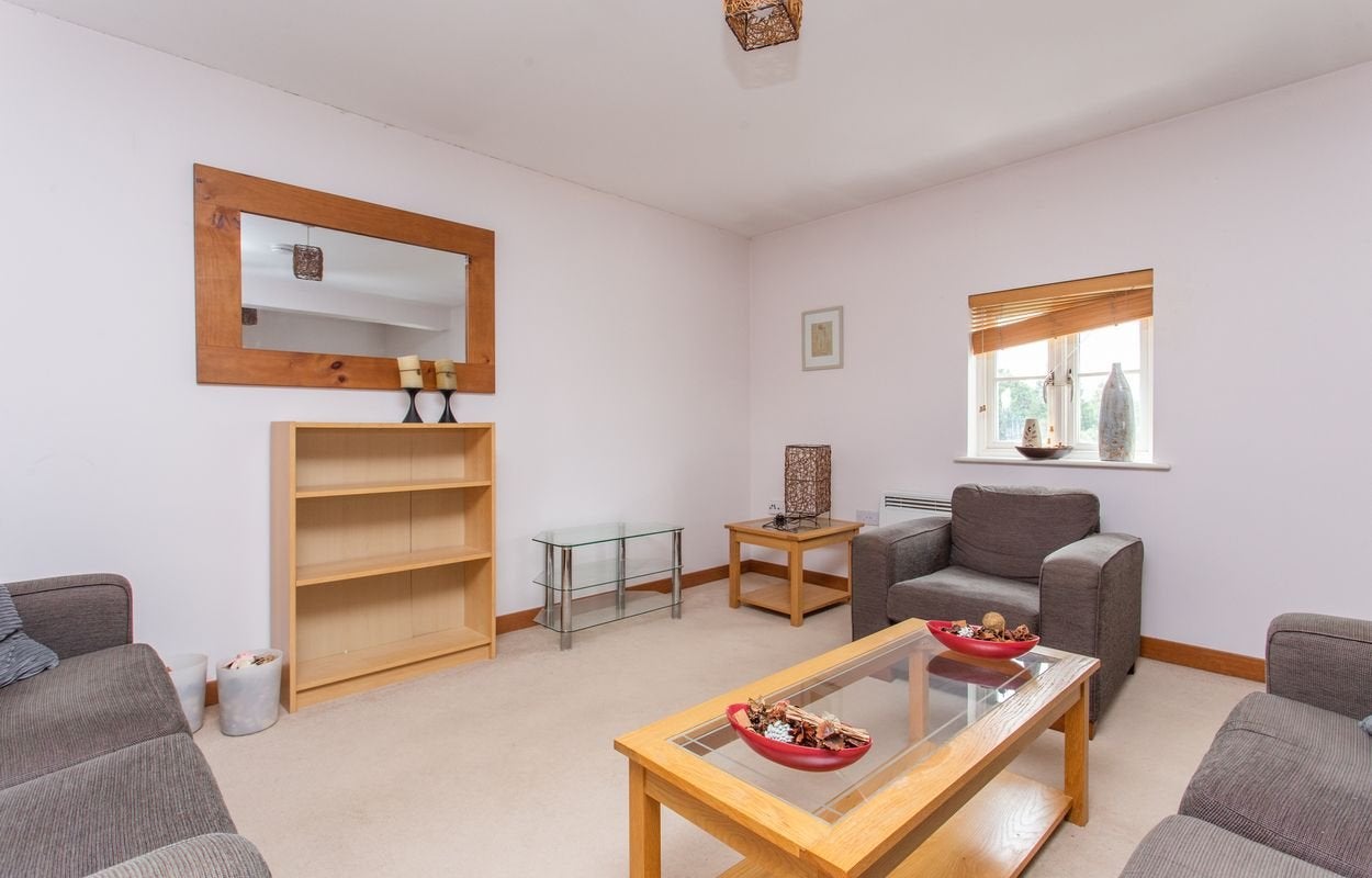 Flat Weir Court in Canterbury