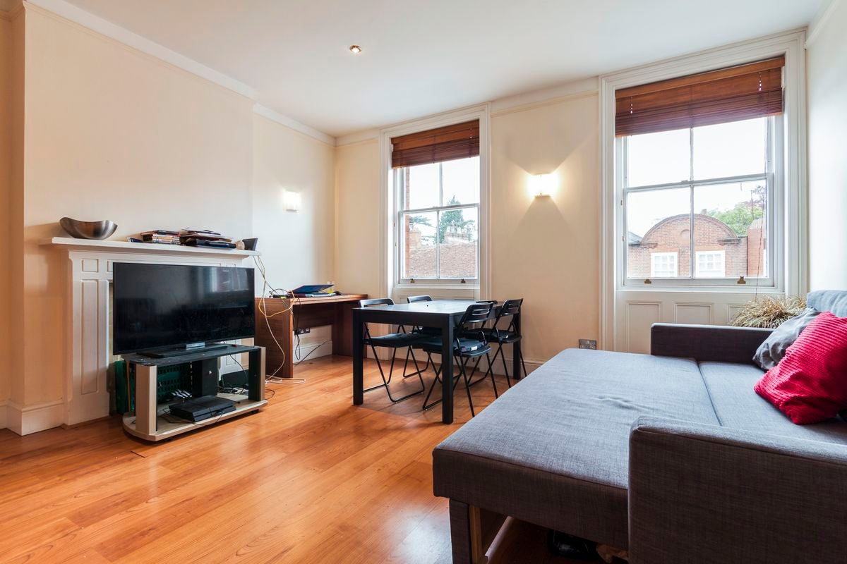 Flat Shute End in Wokingham