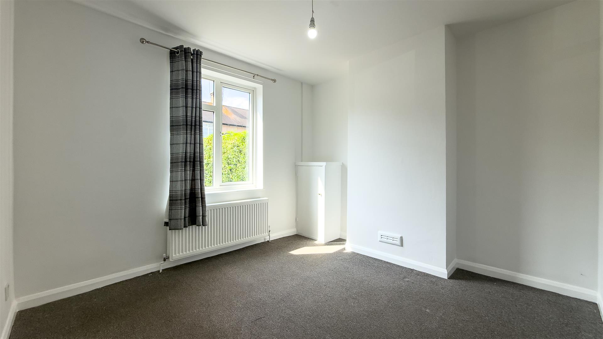 House Fourth Avenue in Greater London