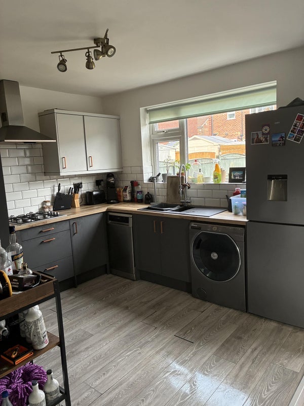 Room Browning Road in Salford