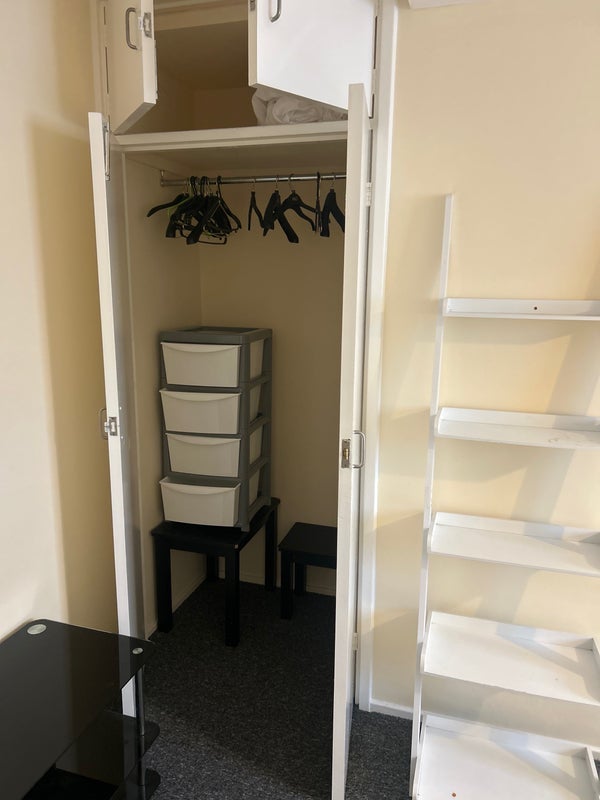 Room Alderney Street in City of Westminster