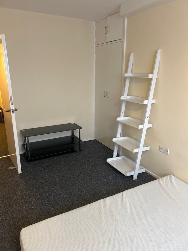 Room Alderney Street in City of Westminster