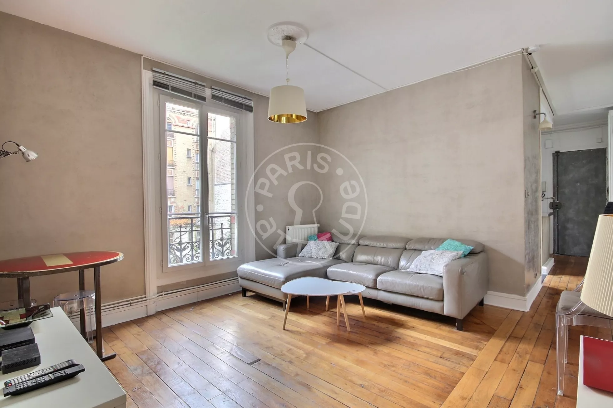 Flat Rue des Moines in Paris