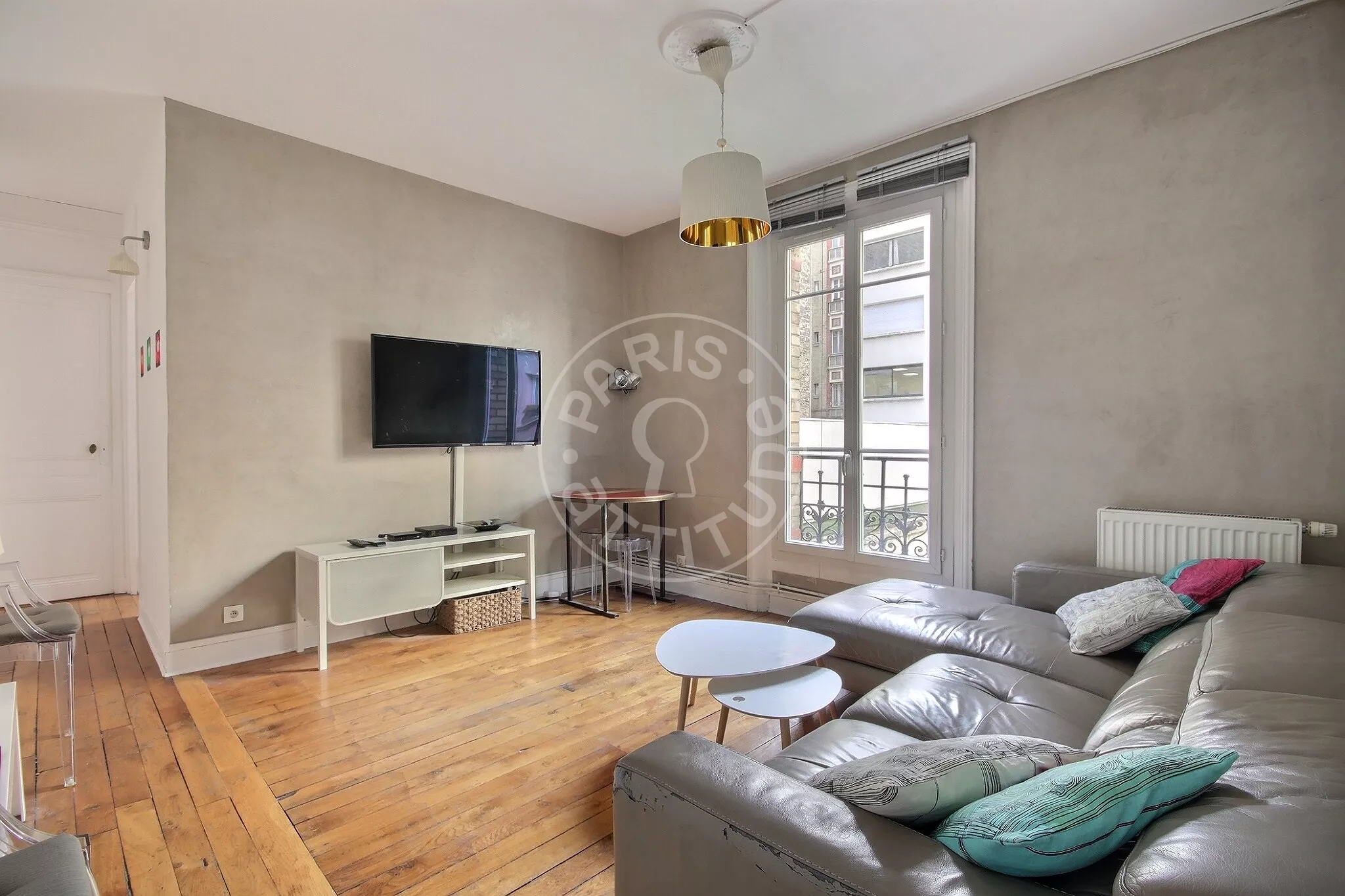 Flat Rue des Moines in Paris