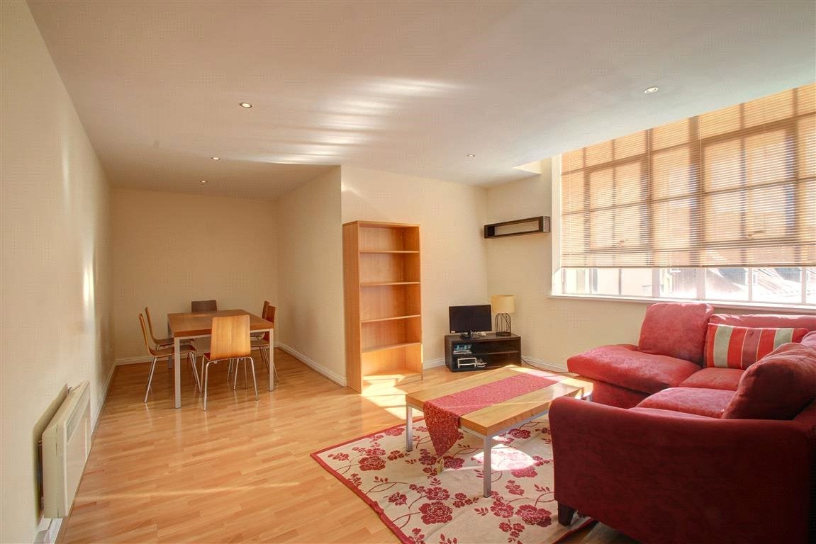 Flat Westgate Road in Newcastle upon Tyne