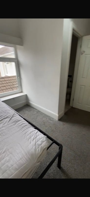 Room John Street in Pontypridd
