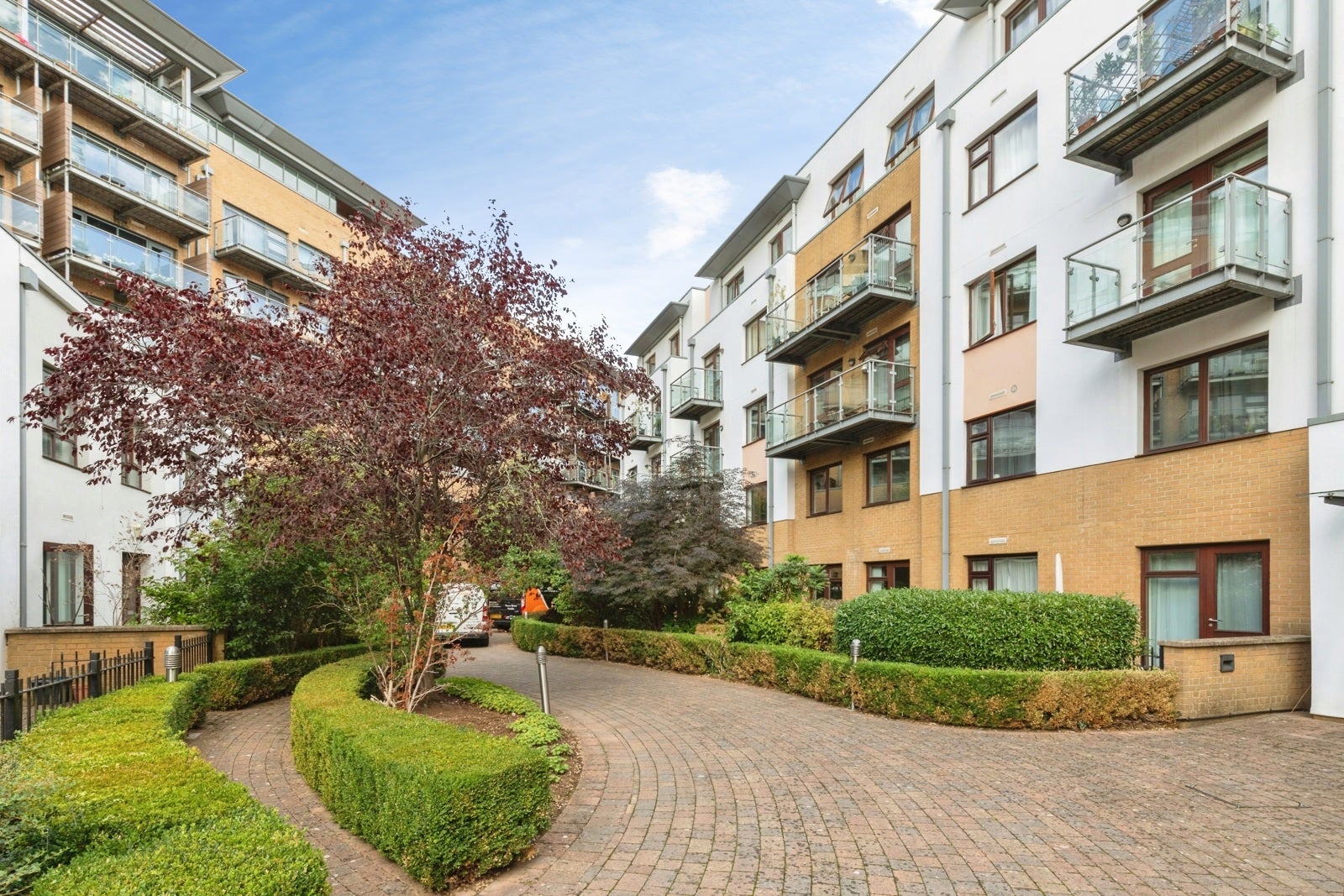 Flat Saint David Mews in Bristol