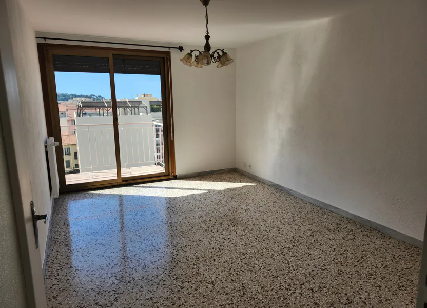 Flat Rue Caïs de Gilette in Nice