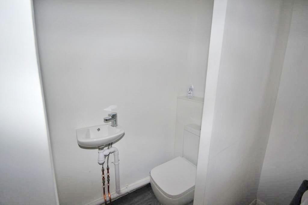 Room Grace Avenue in Milton Keynes