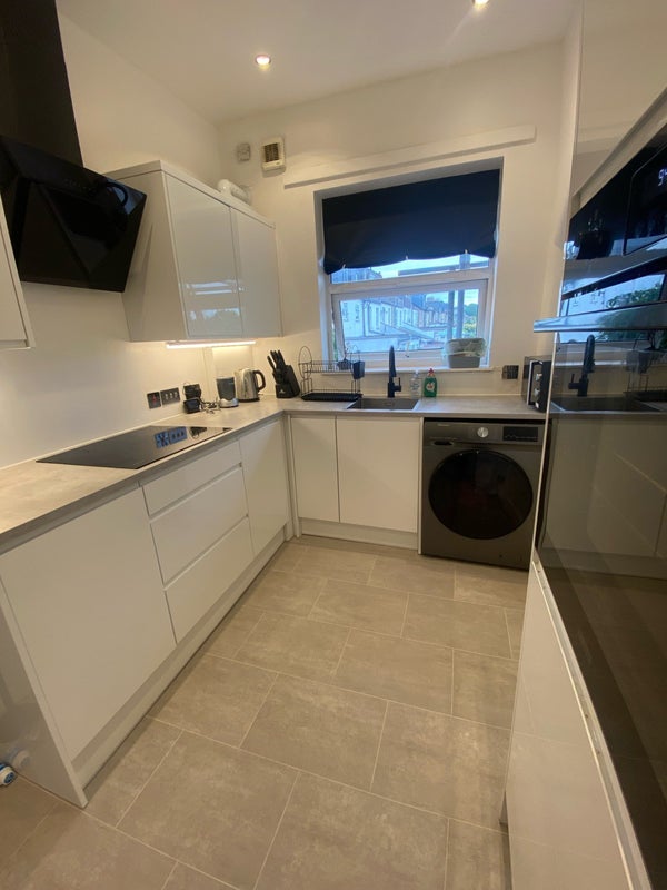 Room Westmount Road in Greater London