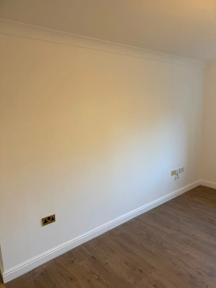 Flat Regarth Avenue in Greater London