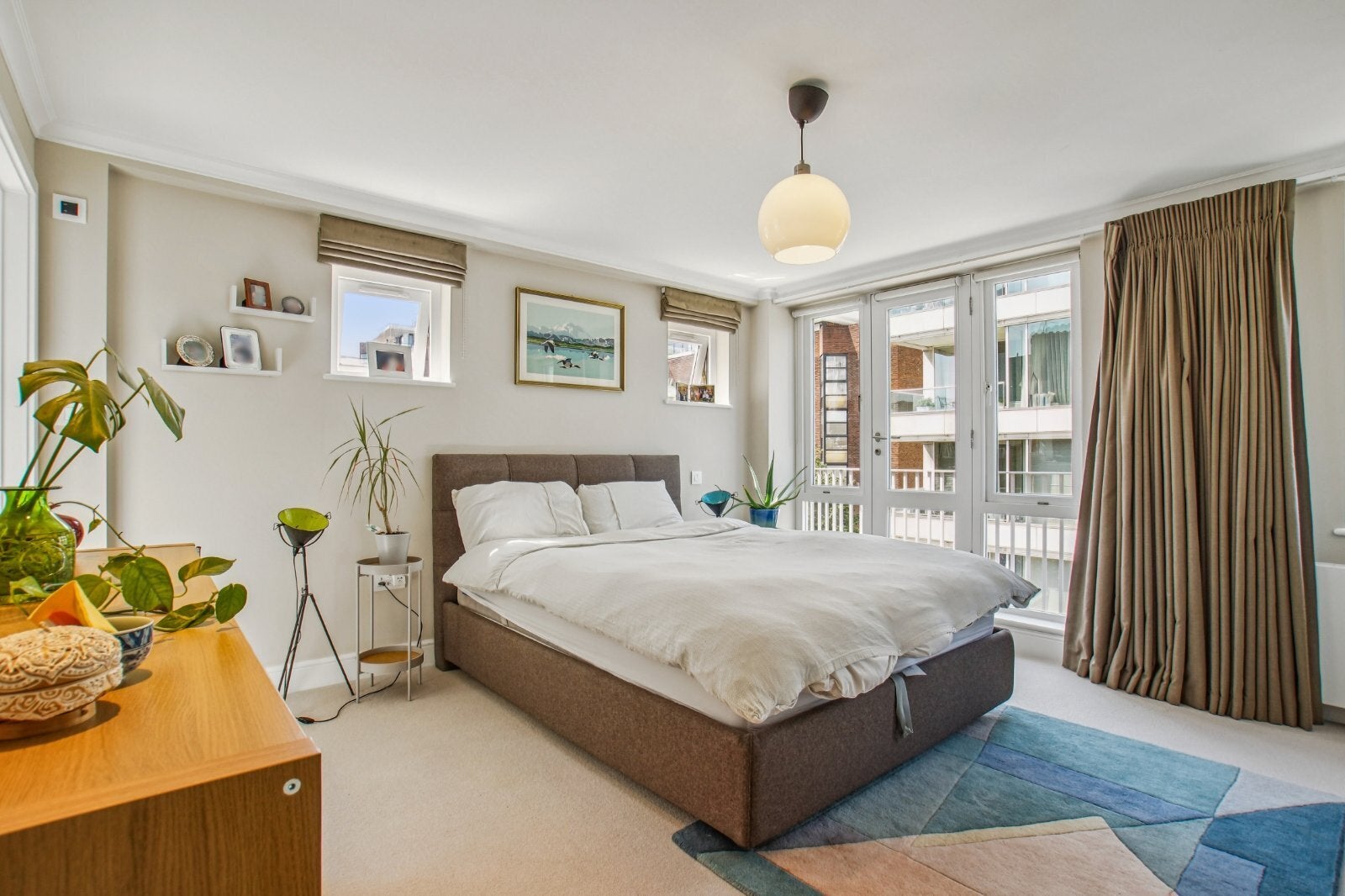 Flat Anhalt Road in Greater London