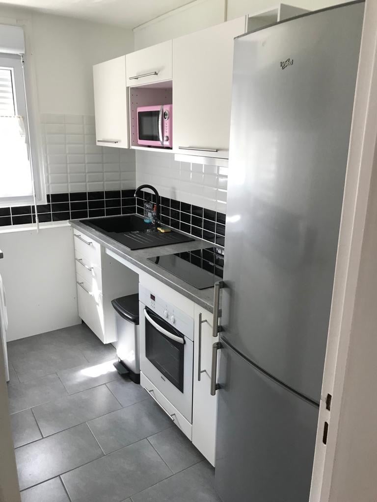 Room Rue des Treilles in Libourne