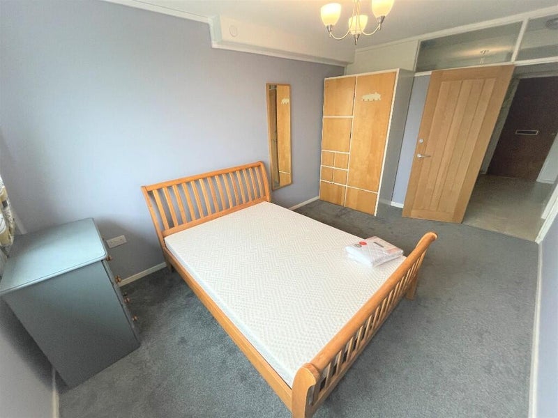 Room Huntly Road in Birmingham