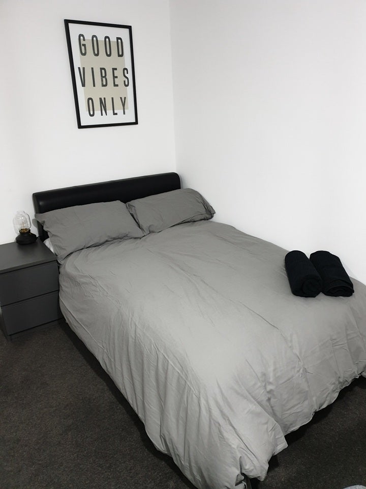 Room Parsonage Manorway in Greater London