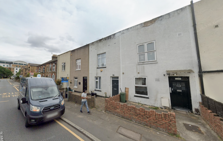 Flat New Windsor Street in Greater London