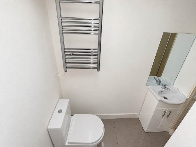 Flat New Windsor Street in Greater London