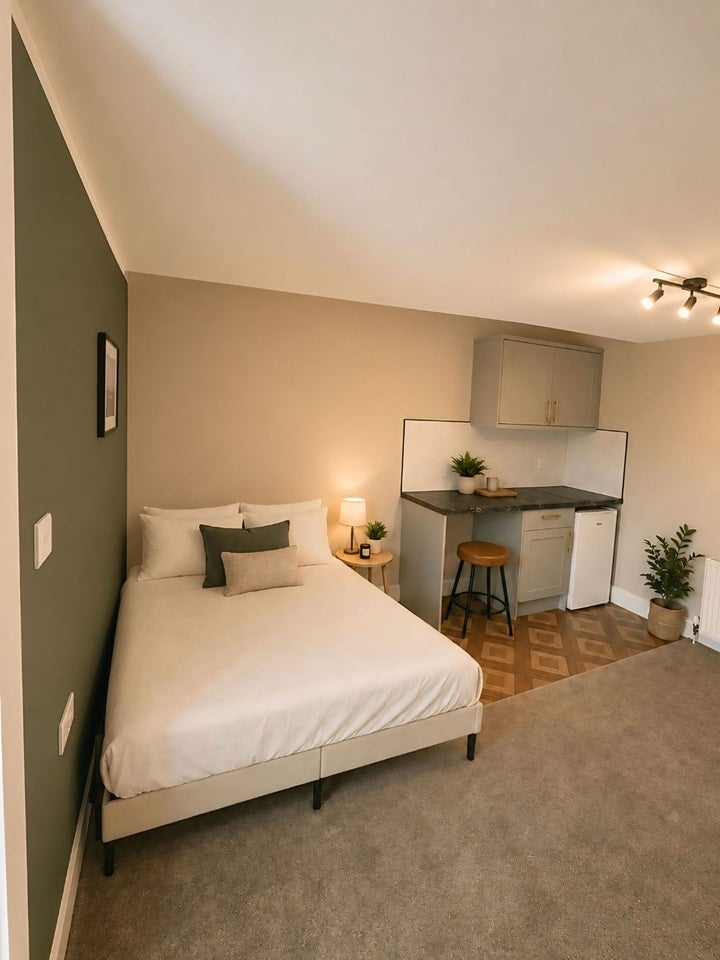 Room Mayman Close in Kirklees
