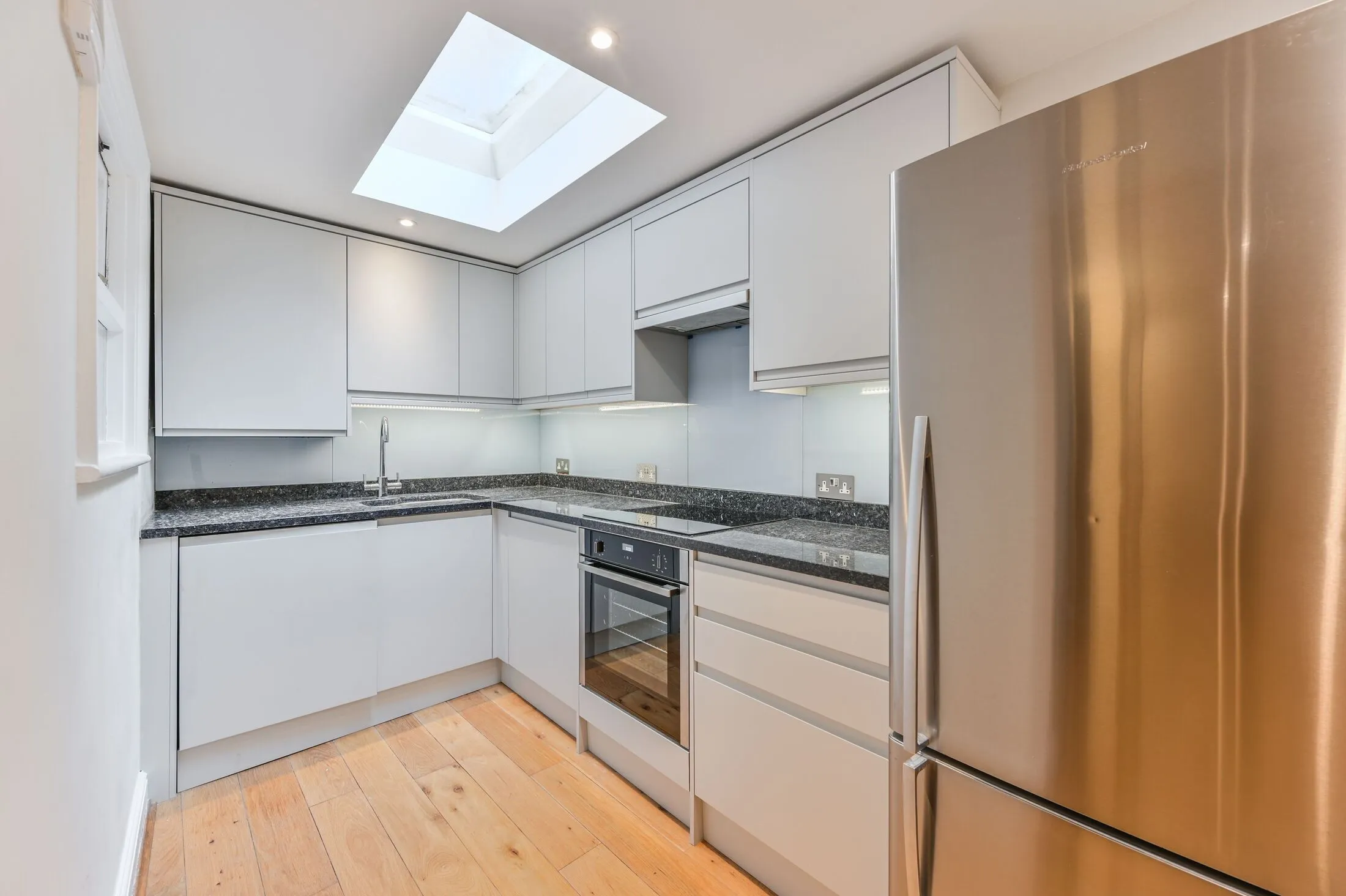 Flat Charlwood Street in City of Westminster