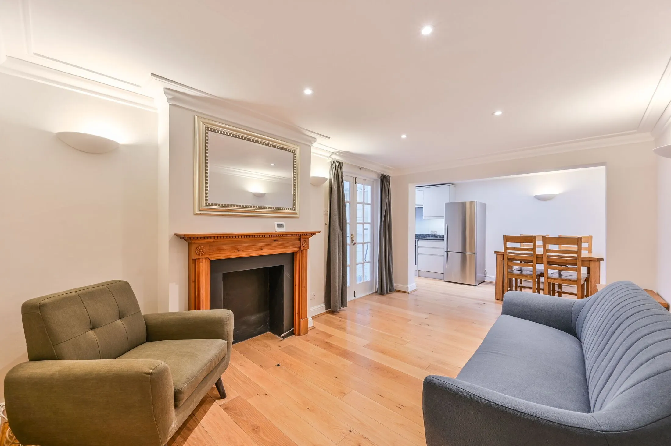 Flat Charlwood Street in City of Westminster