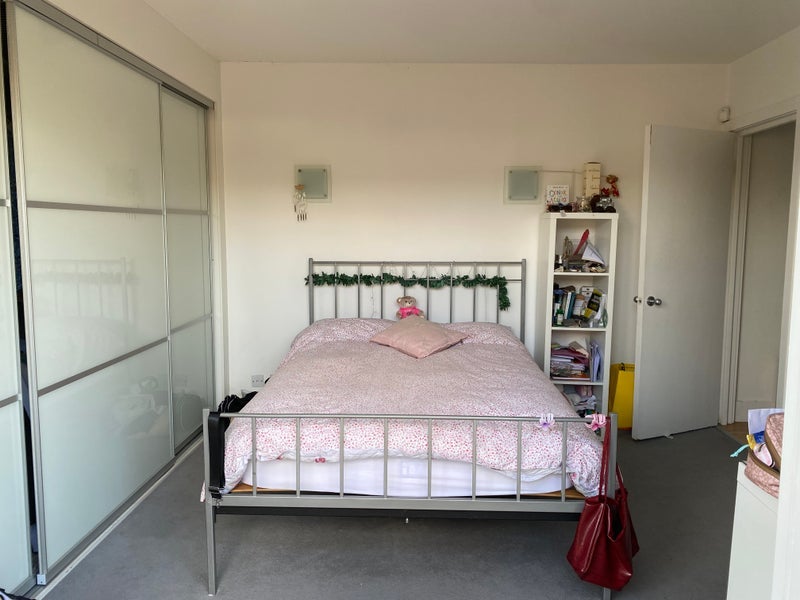 Room Park Hall Road in Greater London