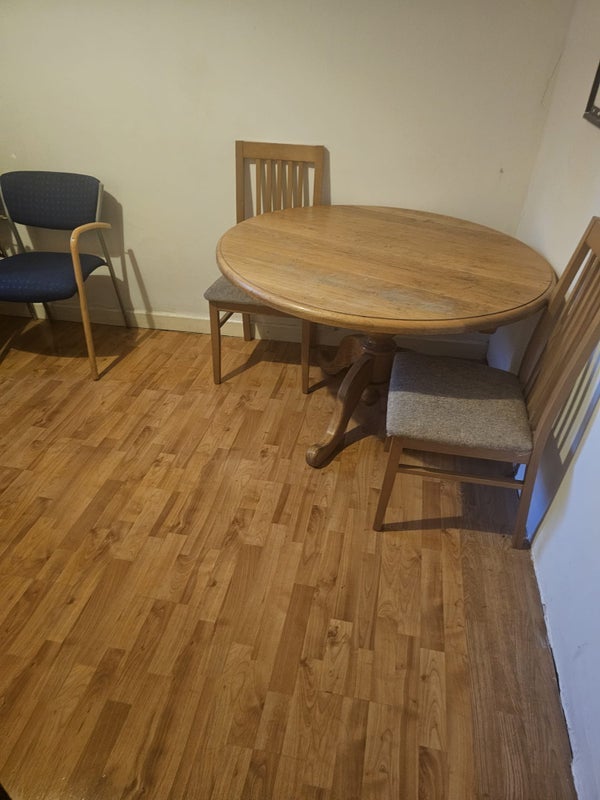 Room Bannerman Road in Bristol