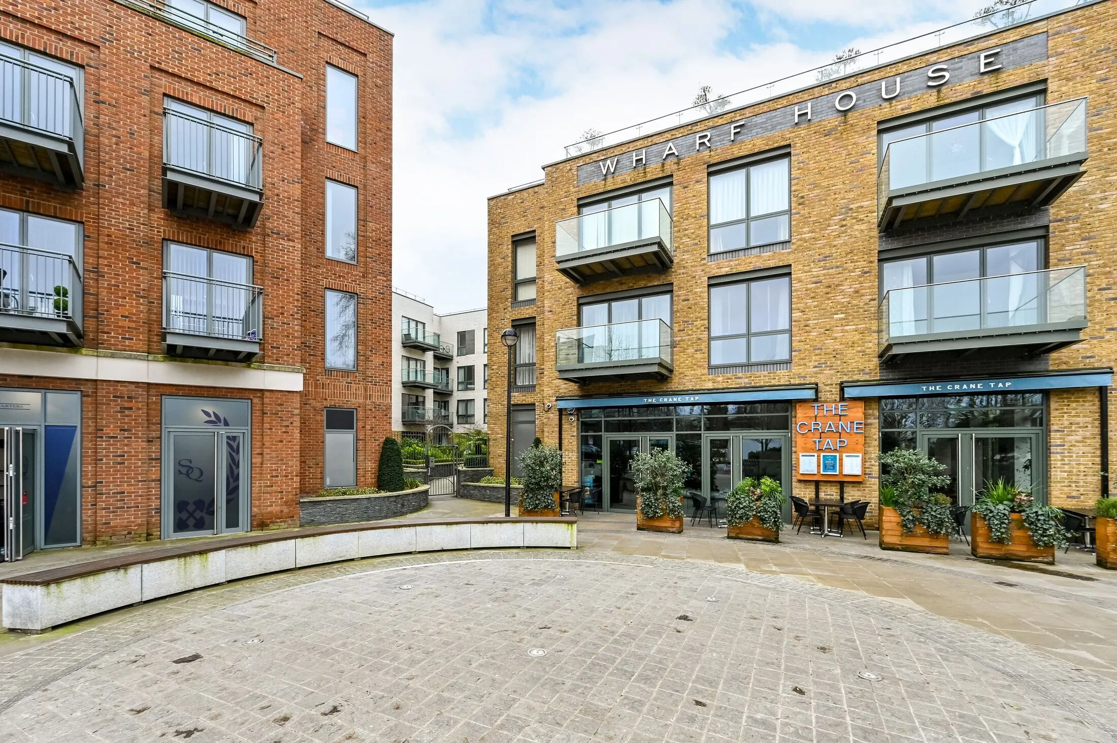 Flat Brewery Lane in Greater London