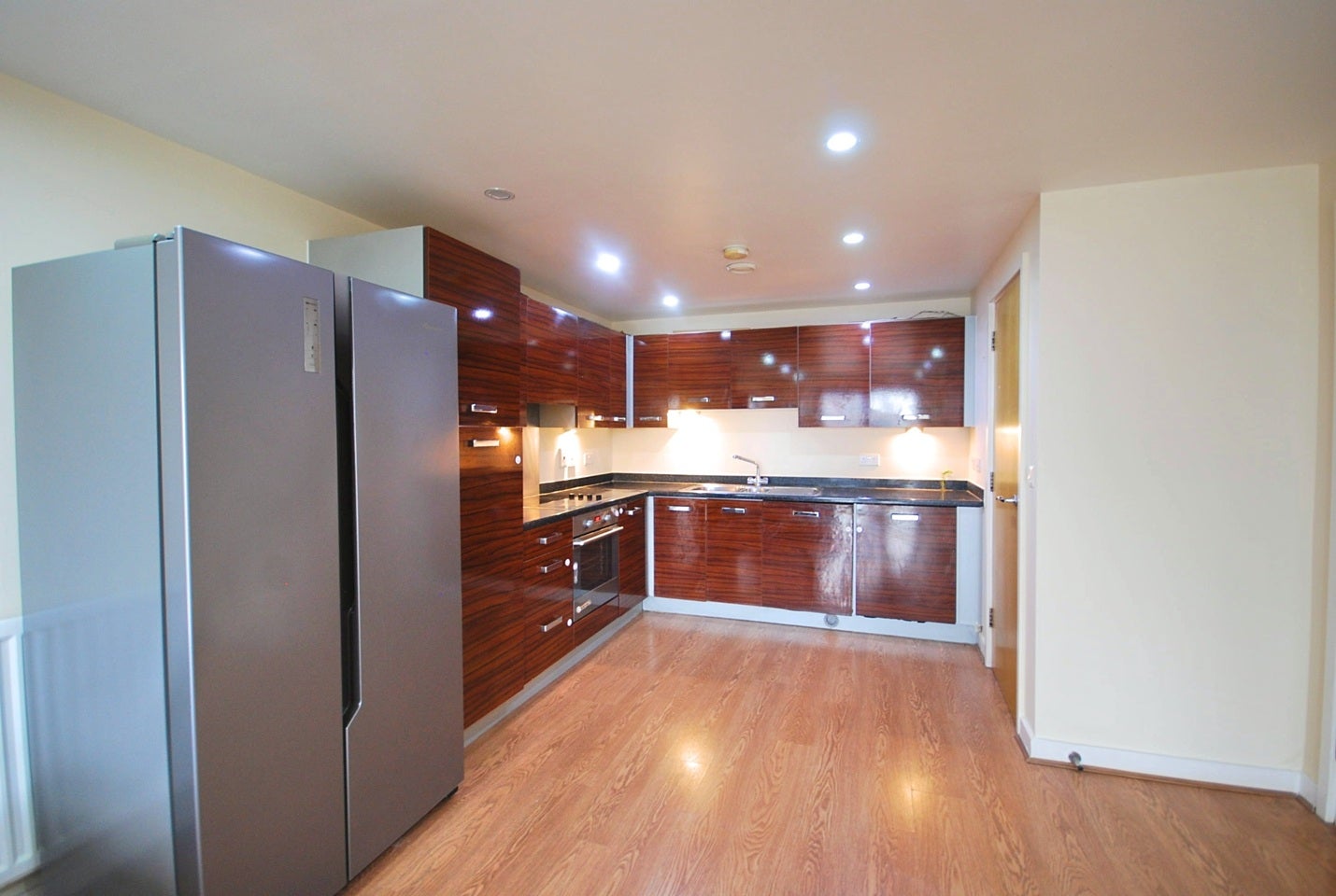 Flat Atlip Road in Greater London