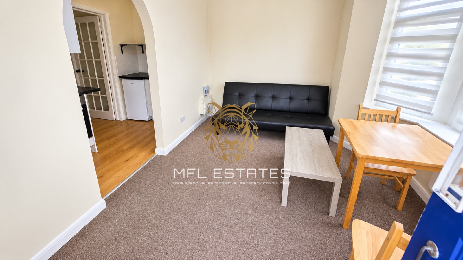 Flat Dagnall Park in Greater London