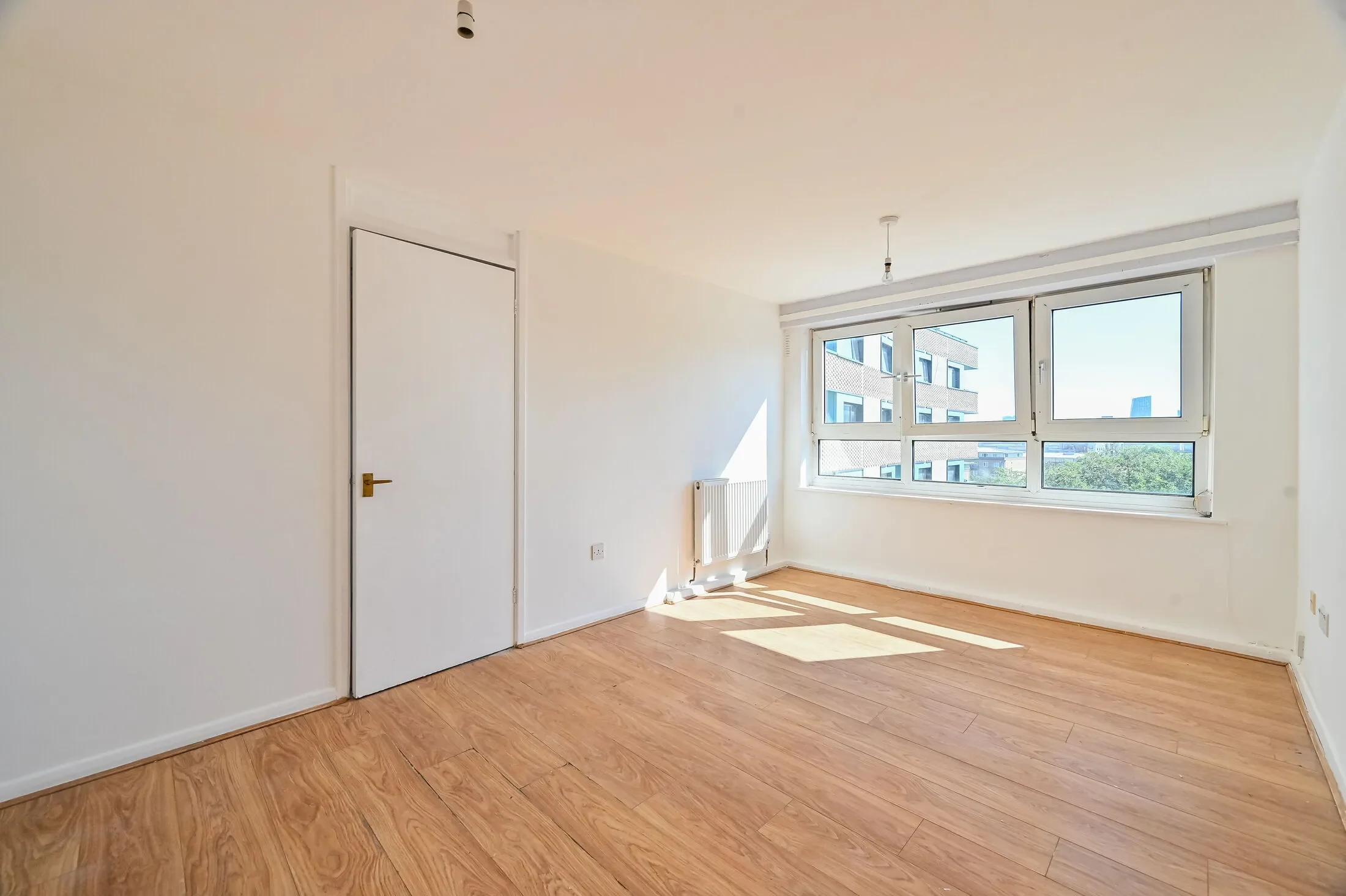 Flat Coborn Street in Greater London