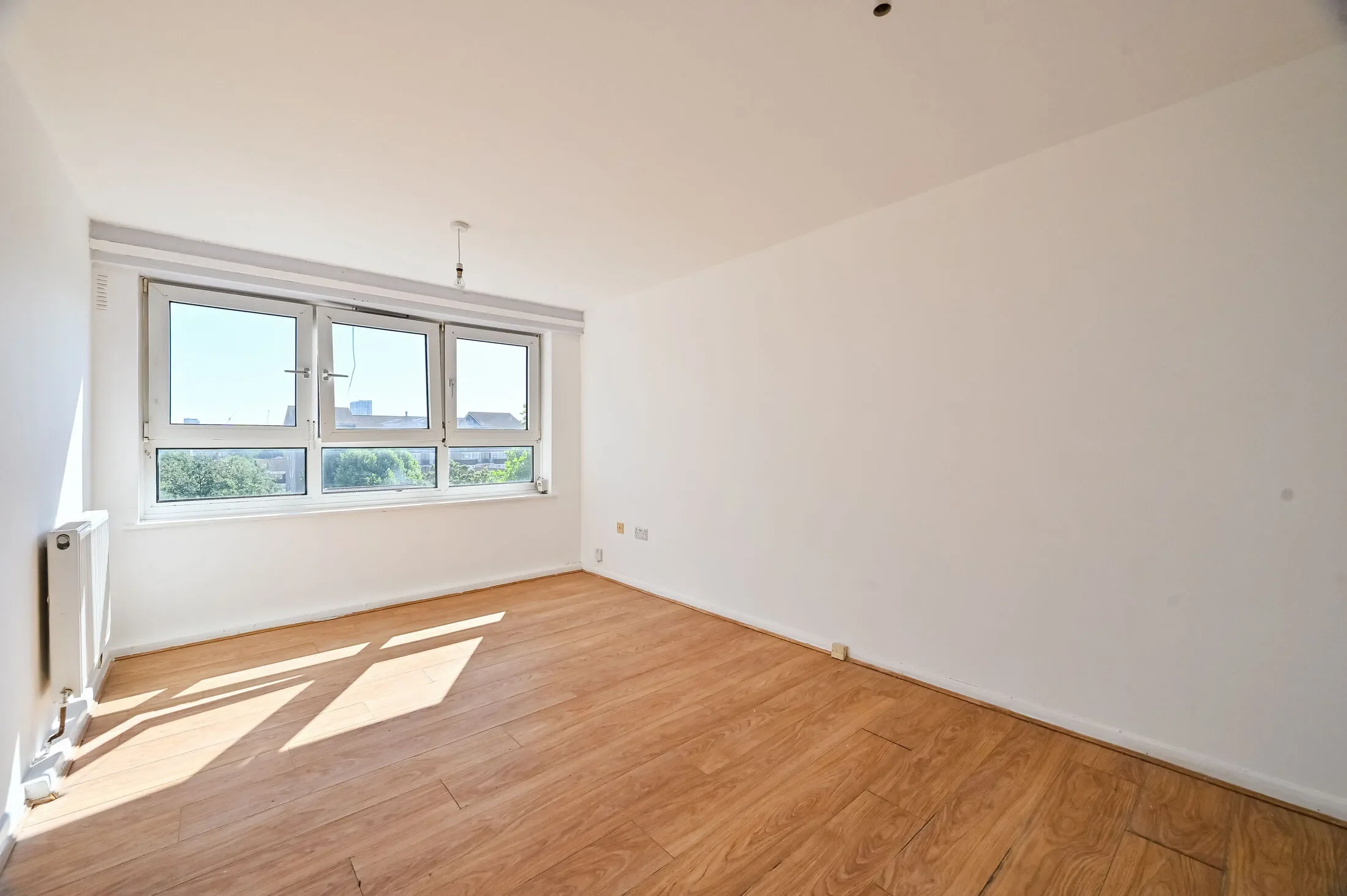 Flat Coborn Street in Greater London