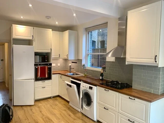 Flat Sulgrave Road in Greater London