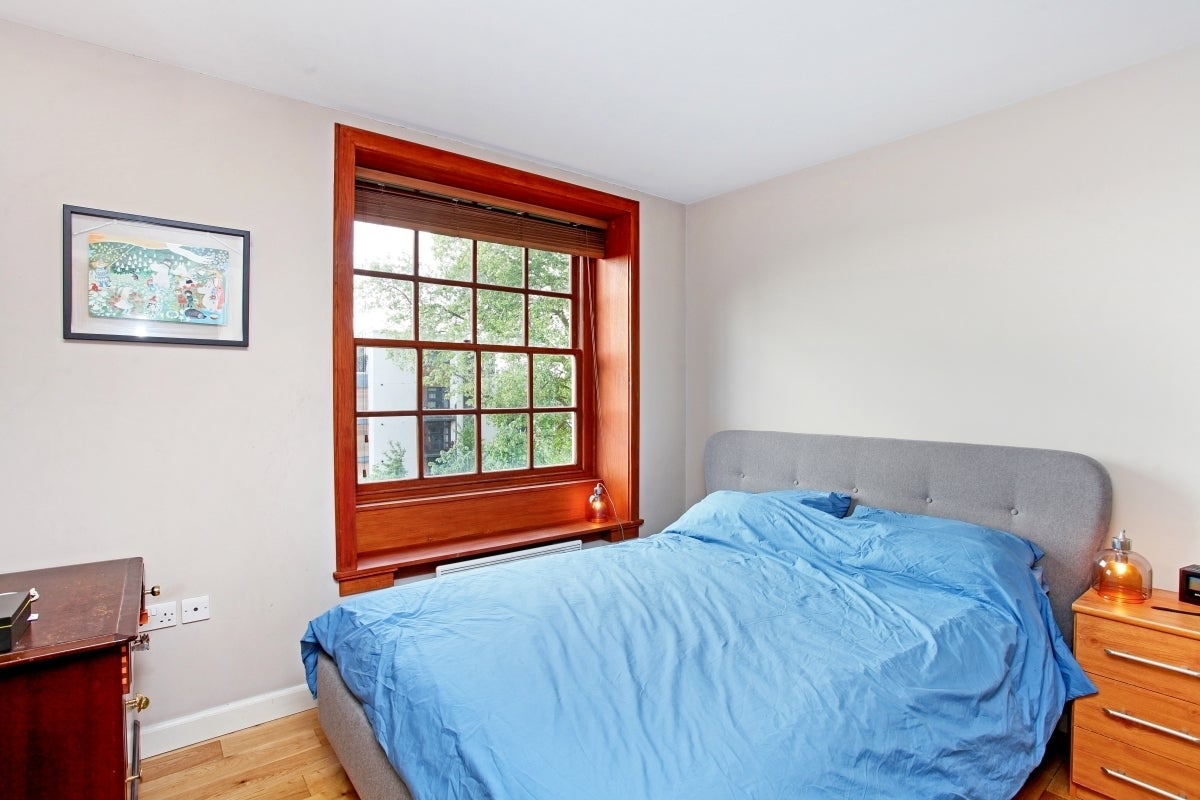 Flat Scott Avenue in Greater London