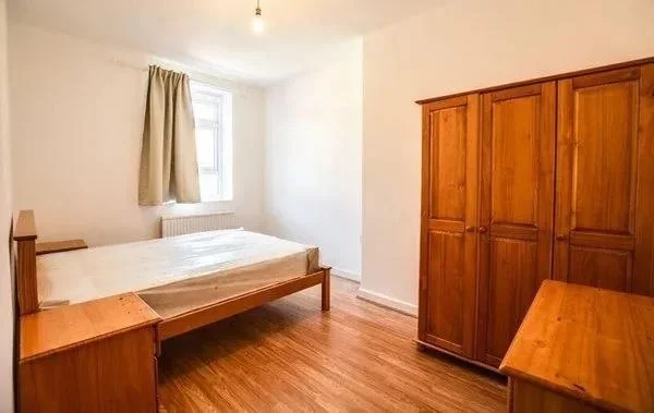 Room Morning Lane in Greater London