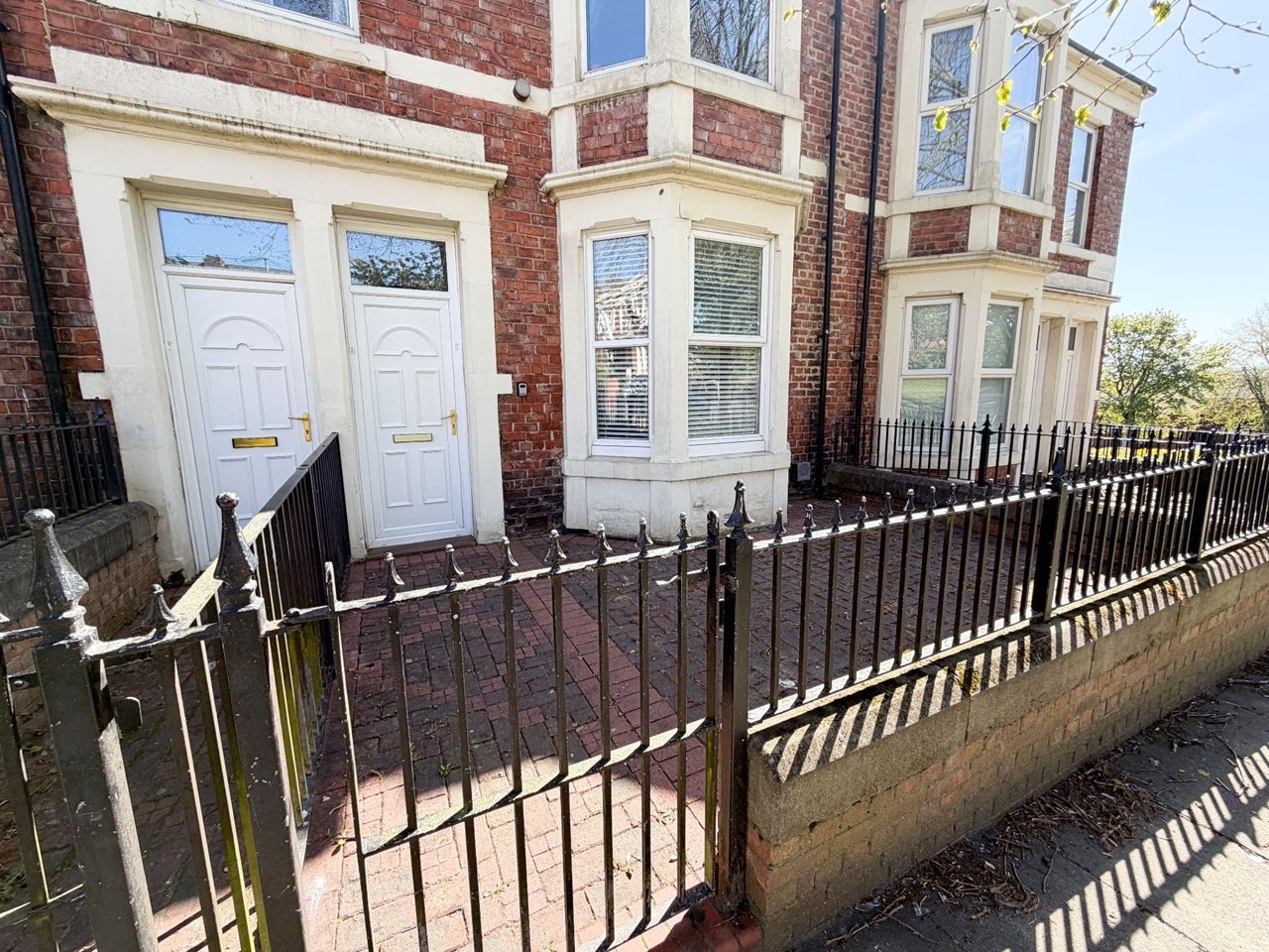 Flat Hugh Gardens in Newcastle upon Tyne