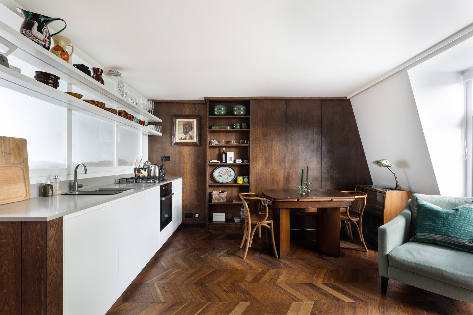 Flat Ledbury Road in Greater London