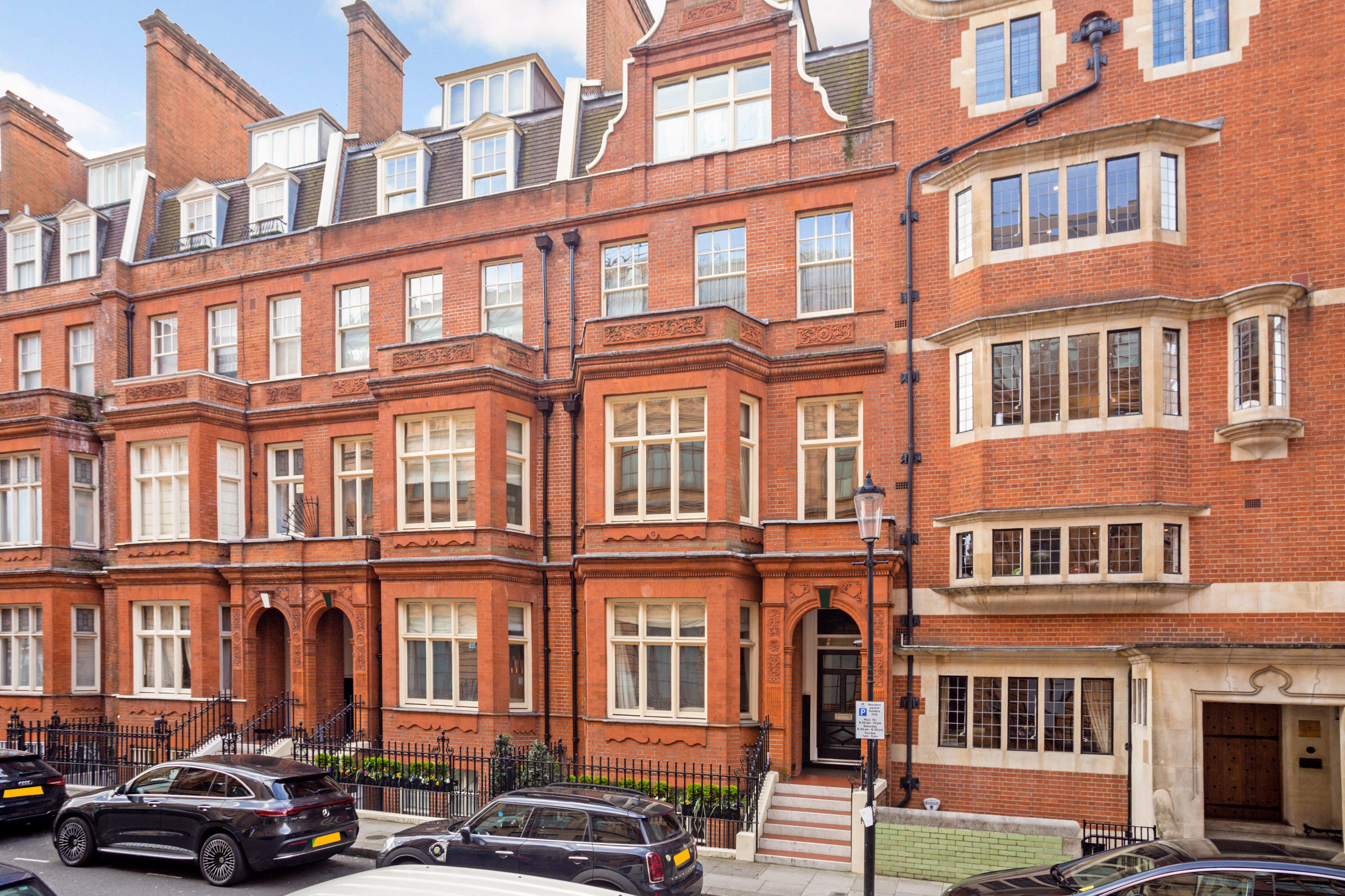 Flat Hans Road in Greater London