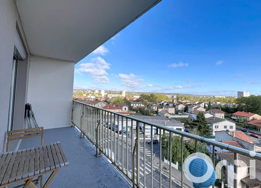 Flat Rue du 8 Mai 1945 in Villeurbanne